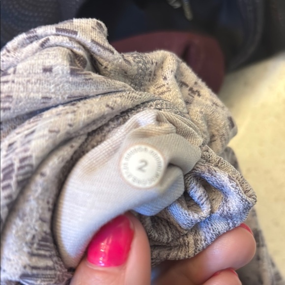 Lululemon wunder under highrise leggings sz 2 - Picture 6 of 6